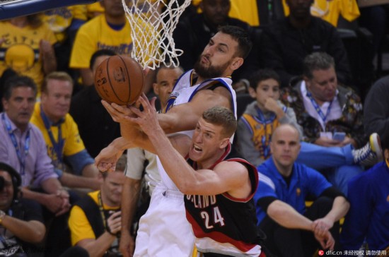 主场比赛中 主场比赛中