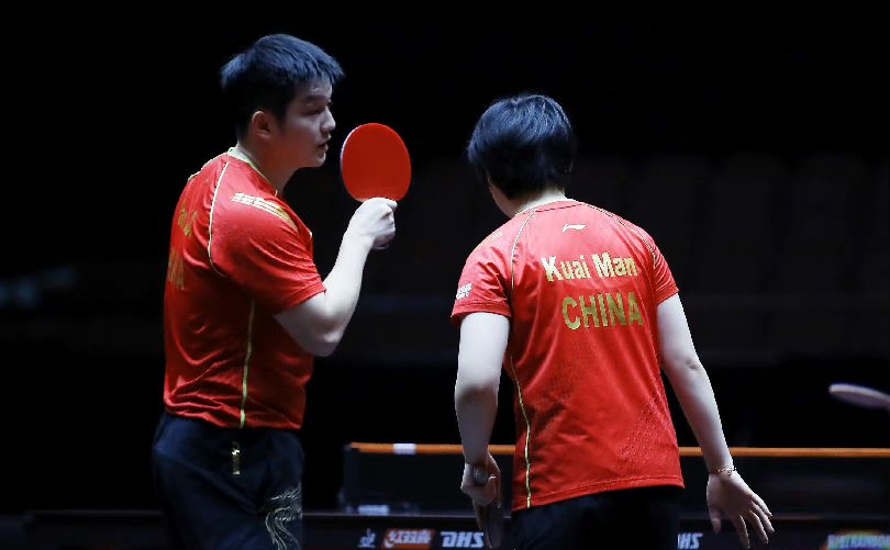 通过莱万与 通过莱万与