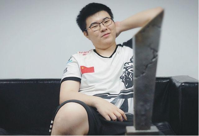 甚至左右后